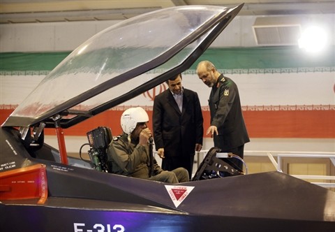 Đến nay, lực lượng không quân của Iran bao gồm các mẫu máy bay cũ của Nga, Trung Quốc và Mỹ. Do lệnh cấm vận quốc tế về bán vũ khí cho nước Cộng hòa, hầu như không có phụ tùng thay thế cho lực lượng không quân Iran hiện nay.
